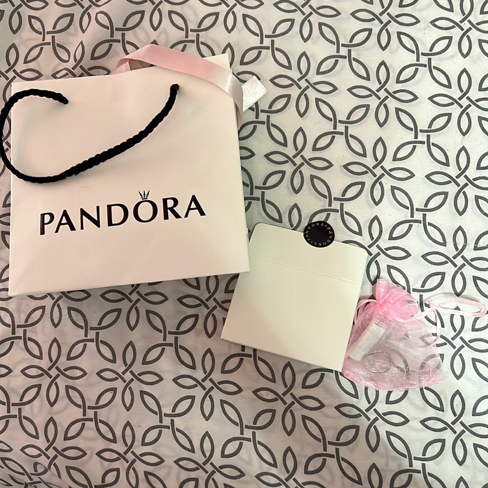 Pandora Wishbone ring